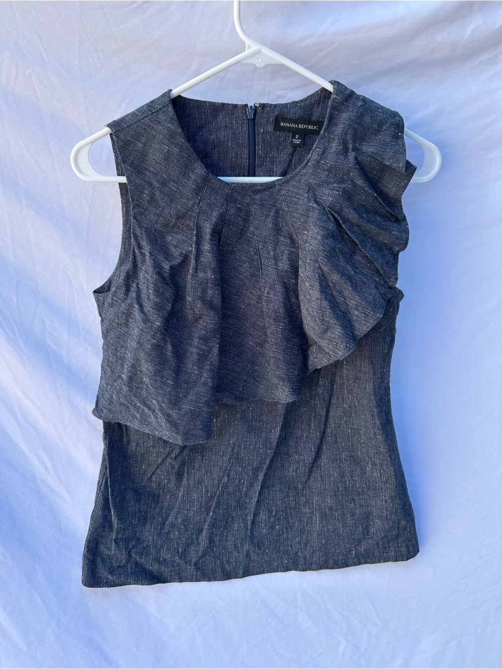 Banana Republic Navy Ruffle Sleeveless Top business casual size  2